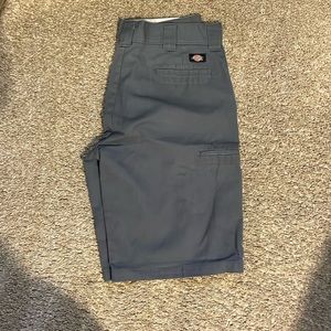 Mens grey Dickies shorts. Sz 34